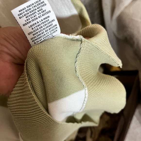 Magaschoni size L NWOT: sage green block sweater, scoop neck with batwing arms - Picture 9 of 12